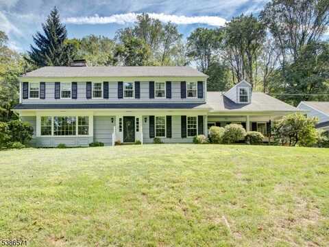 82 Roxiticus Rd, Mendham, NJ 07931