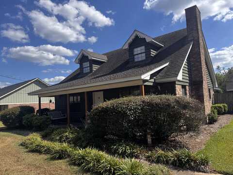 40 Mallard Dr, Columbus, MS 39702