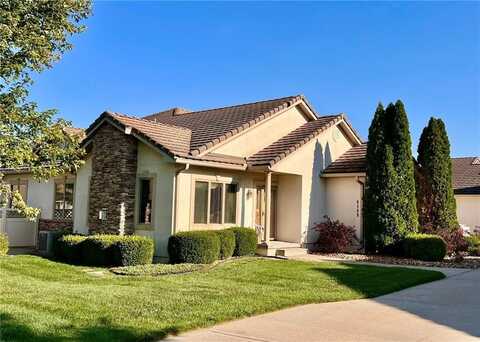 4149 NE Chapel Manor Drive, Lees Summit, MO 64064