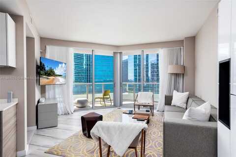 1300 Brickell Bay Dr, Miami, FL 33131