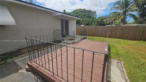 2640 Garfield St, Hollywood, FL 33020