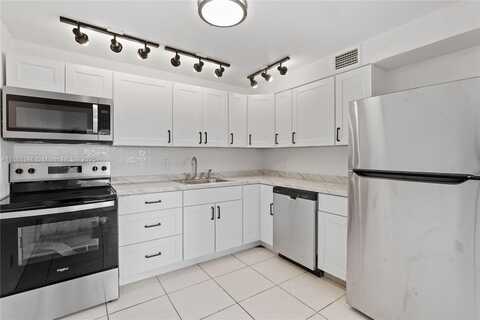 302 Wellington, West Palm Beach, FL 33417