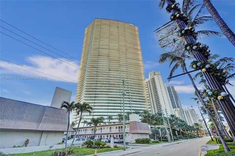 18975 Collins Ave, Sunny Isles Beach, FL 33160