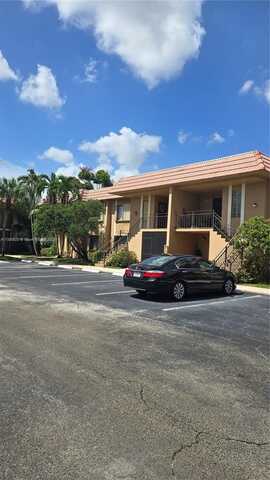 193 Lakeview Dr, Weston, FL 33326