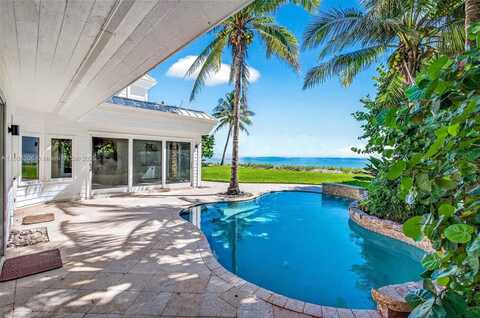 906 Holoma Dr, Vero Beach, FL 32963