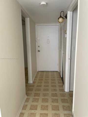 1301 NE Miami Gardens Dr, Miami, FL 33179