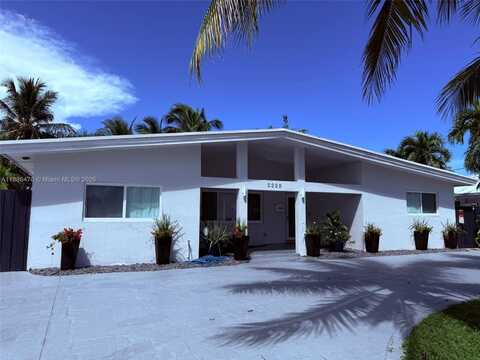 2325 NE 194th St, Miami, FL 33180