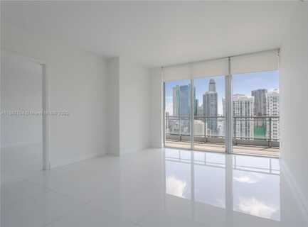 92 SW 3rd St, Miami, FL 33130