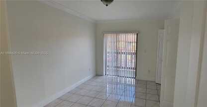 2211 W 52nd St, Hialeah, FL 33016
