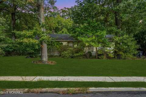 39 Blue Jay Drive, Toms River, NJ 08755