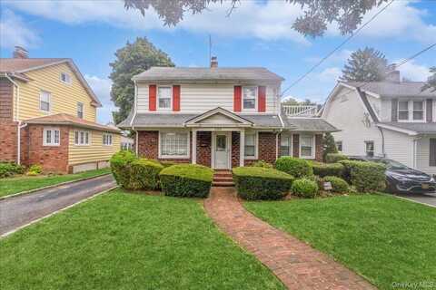 246 Wellington Road, Mineola, NY 11501