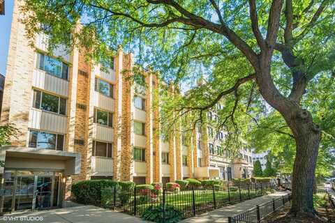 510 W Fullerton Parkway, Chicago, IL 60614