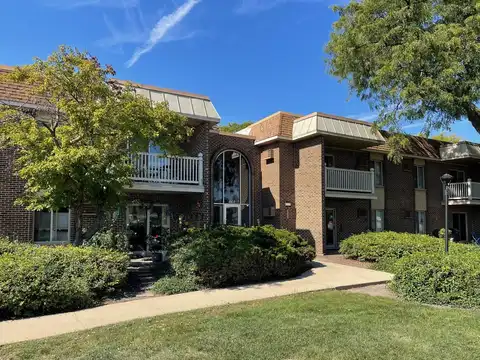 444 N Wilke Road, Palatine, IL 60074