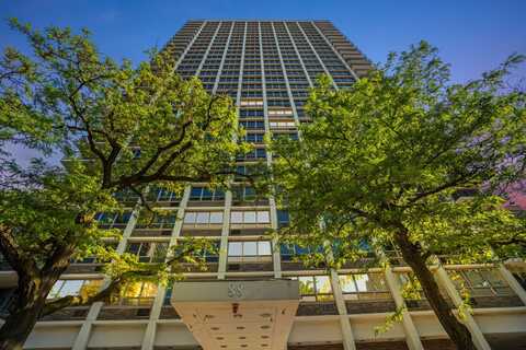 88 W Schiller Street, Chicago, IL 60610