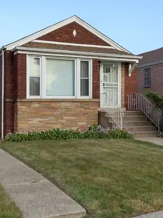 10104 S Prairie Avenue, Chicago, IL 60628