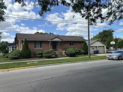 360 N Loucks Street, Aurora, IL 60505