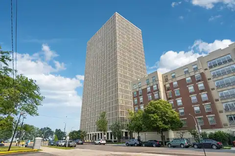 6700 S South Shore Drive, Chicago, IL 60649