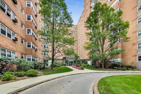 4950 N Marine Drive, Chicago, IL 60640