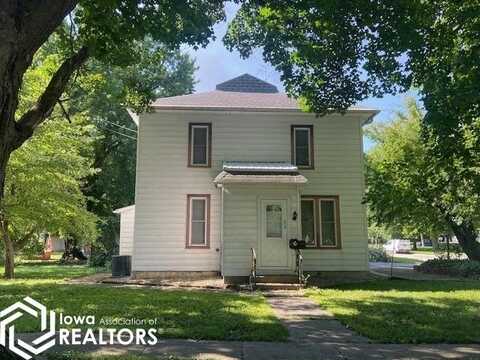 515 1St Street SE, Britt, IA 50423