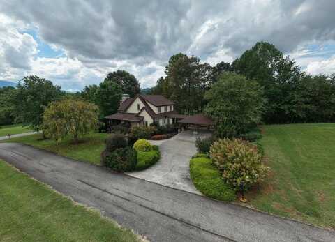 6229 Barnyard Lane, Young Harris, GA 30582