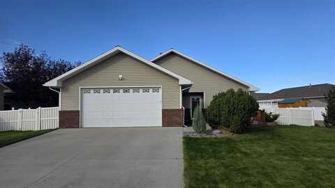 913 34th St, Cody, WY 82414