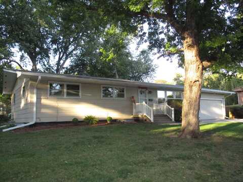 3105 40th Street, Sioux City, IA 51108