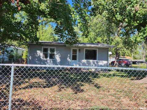 510 N MAIN Street, Woodlawn, IL 62898