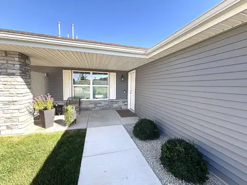 4489 Squaw Valley, LOVES PARK, IL 61111