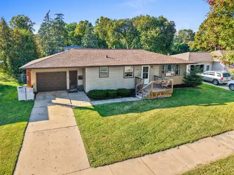 709 N LOCUST Street, GREEN BAY, WI 54303