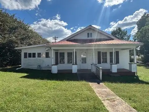 123 Groves Road, Pikeville, TN 37367