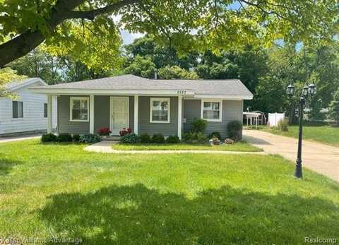 2520 Greenlawn Avenue, Commerce Township, MI 48382