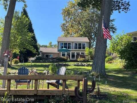 10438 King Road, Davisburg, MI 48350