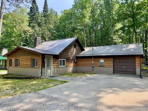 111 Petoskey Drive, Roscommon, MI 48653
