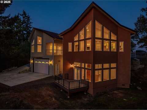 2495 CHESTER ST, North Bend, OR 97459