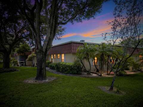857 Worcester Lane, Lake Worth, FL 33467