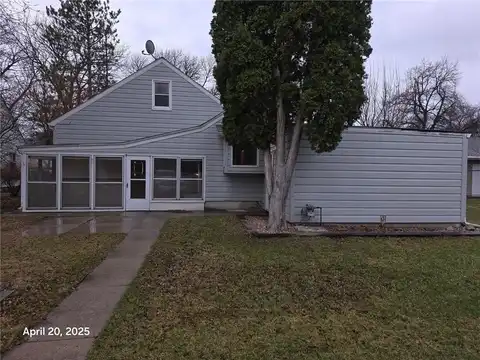 805 N Renville Street, Winthrop, MN 55396