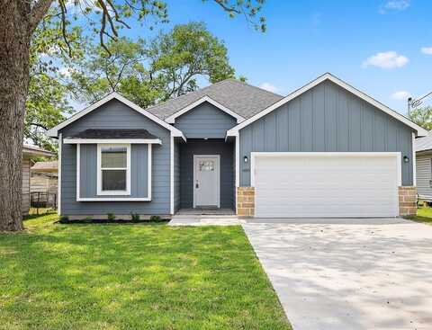 1005 Bonham Street, Columbus, TX 78934