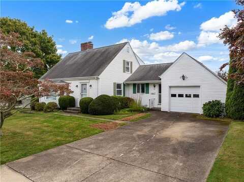 36 Willow Avenue, Middletown, RI 02842