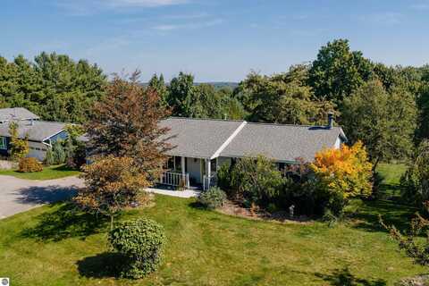 4658 Bartlett Road, Williamsburg, MI 49690