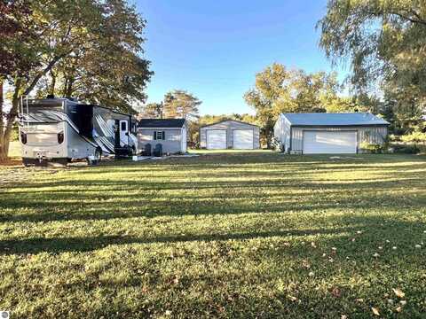 7682 Jackson Road, Elwell, MI 48832