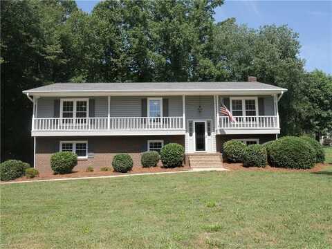 124 Woodburn Place, Advance, NC 27006