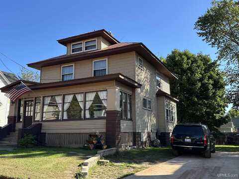 810 N 3rd, Ishpeming, MI 49849