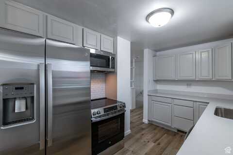 1522 S 240 E, Orem, UT 84058