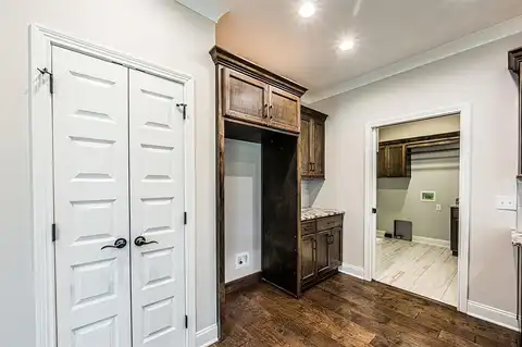 Providence, BOWLING GREEN, KY 42104