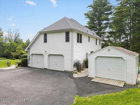 Jennis, EAST STROUDSBURG, PA 18301