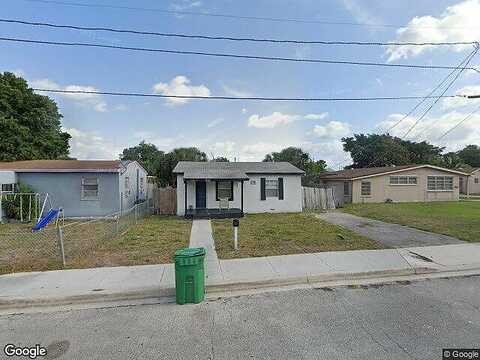 26Th, RIVIERA BEACH, FL 33404