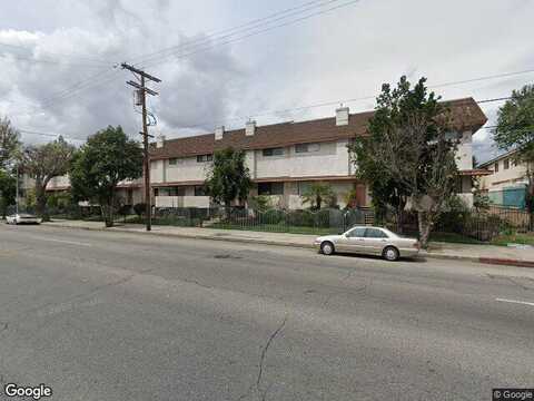 Saticoy St, Reseda, CA 91335