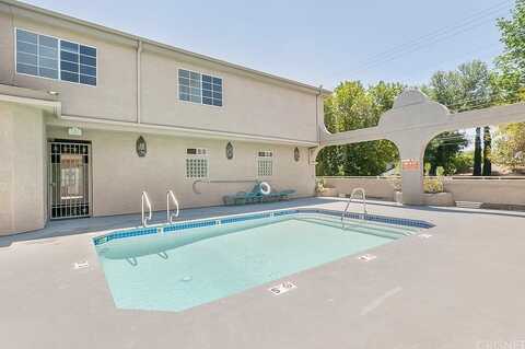 Saticoy St, Reseda, CA 91335