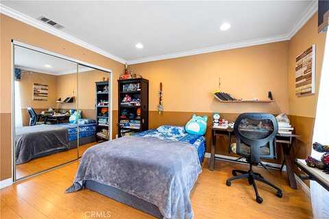 W 5Th St, Santa Ana, CA 92703