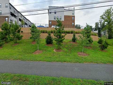 Wesley Ln #B, CHARLOTTESVILLE, VA 22911